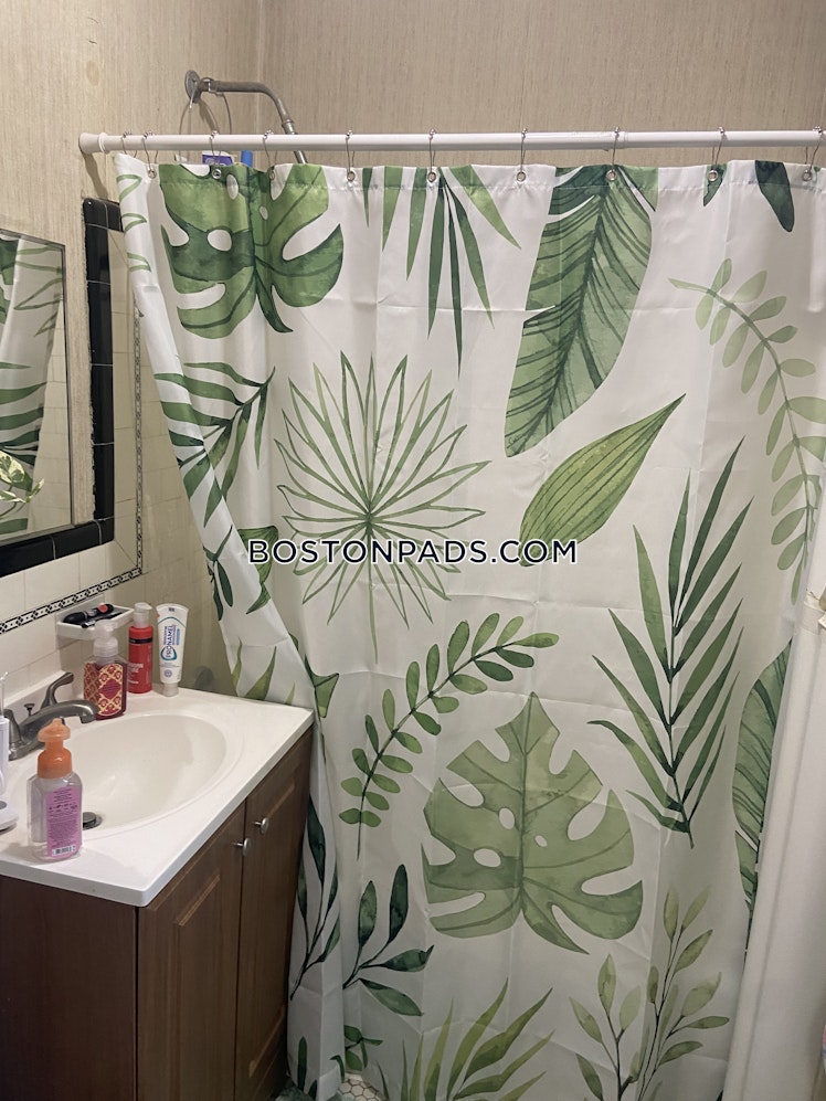 Fellsway West, Medford