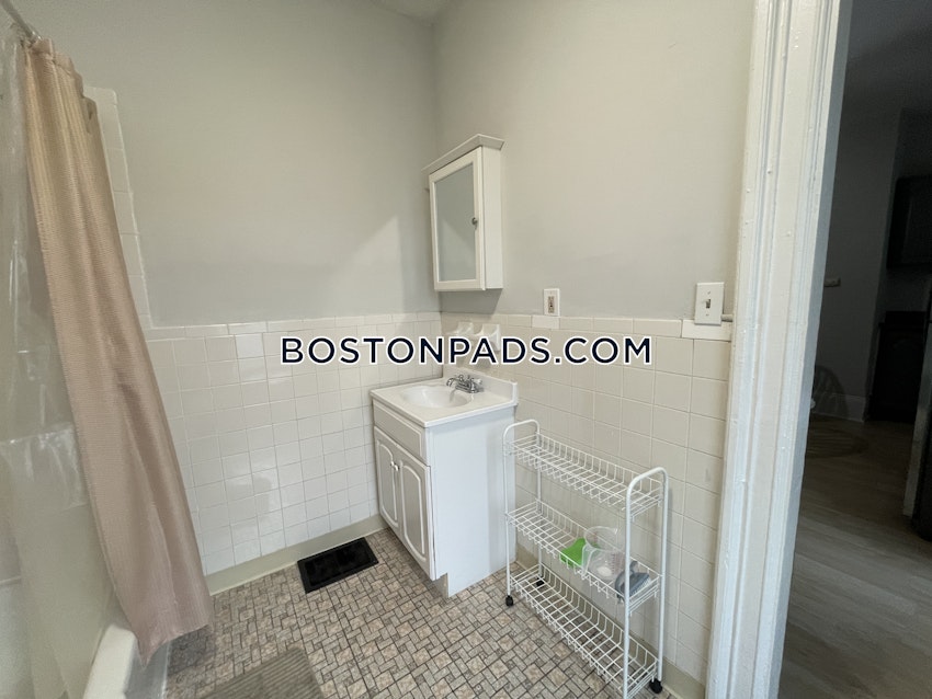 BOSTON - ROXBURY - 3 Beds, 2 Baths - Image 127
