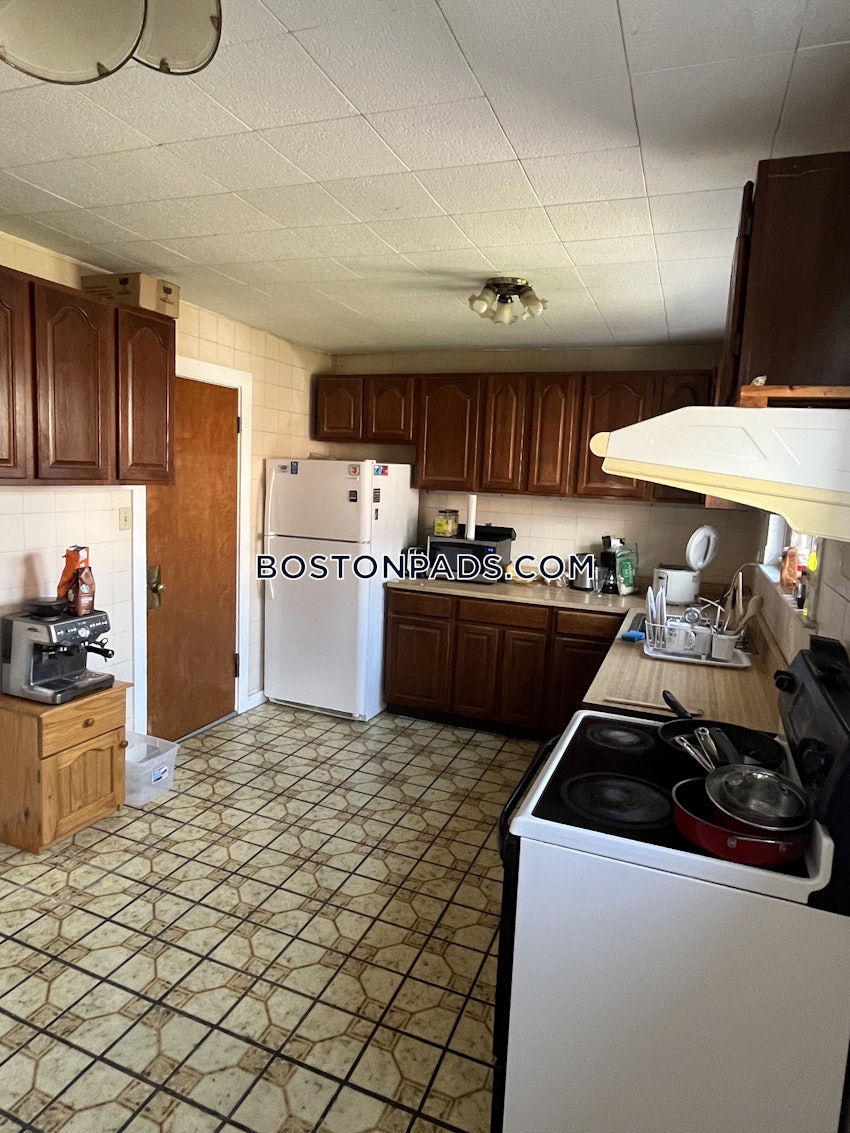 BOSTON - BRIGHTON - CLEVELAND CIRCLE - 4 Beds, 1 Bath - Image 11