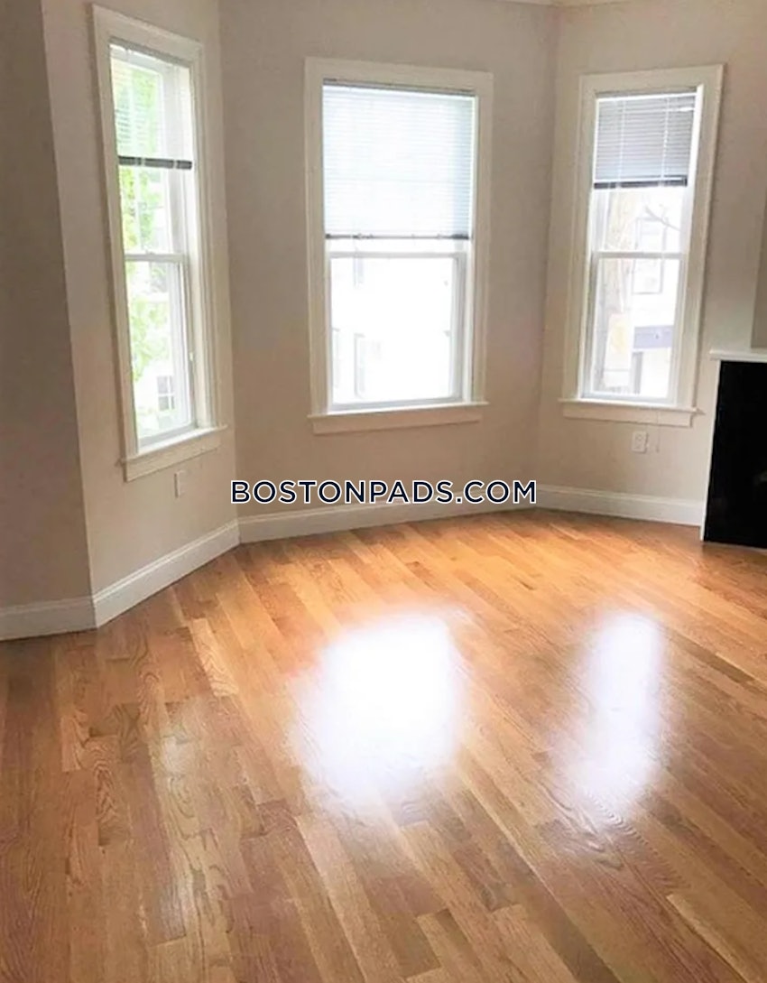 CAMBRIDGE - KENDALL SQUARE - 2 Beds, 1.5 Baths - Image 4