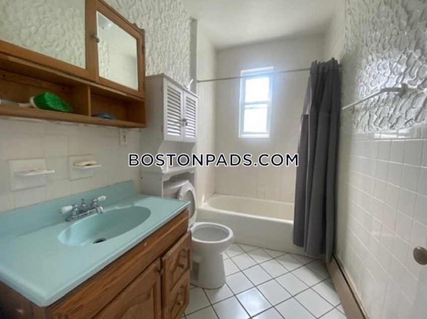 BOSTON - DORCHESTER - UPHAMS CORNER - 4 Beds, 1 Bath - Image 3