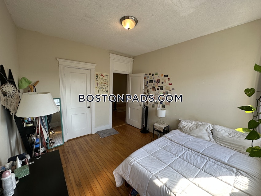 BOSTON - ALLSTON - 3 Beds, 1 Bath - Image 12