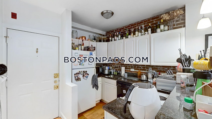 BOSTON - NORTH END - 3 Beds, 2 Baths - Image 1