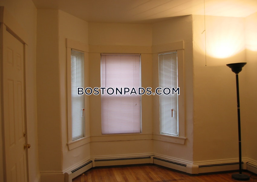 CAMBRIDGE - INMAN SQUARE - 1 Bed, 1 Bath - Image 2