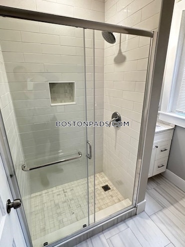 Boston - 4 Beds, 2 Baths