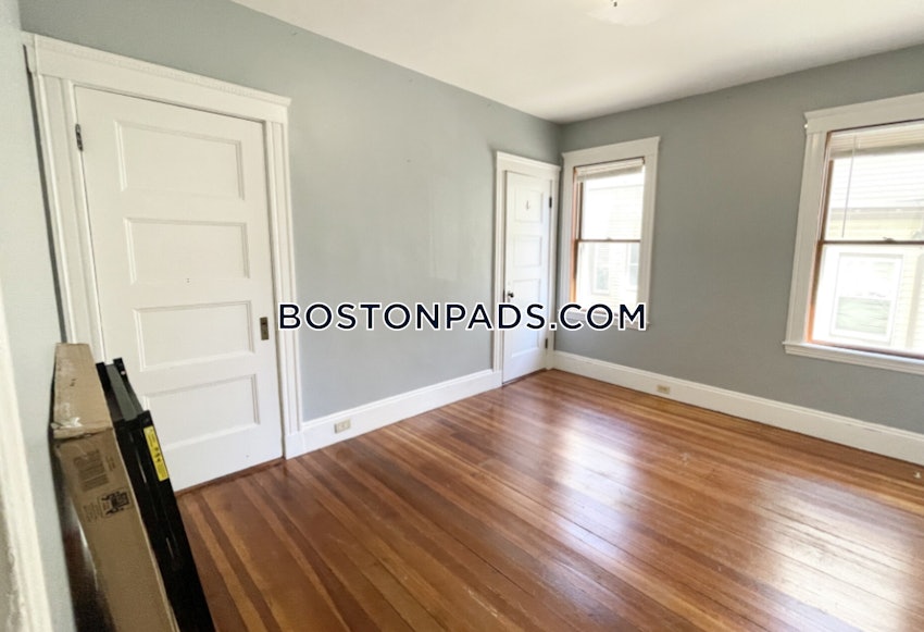 BOSTON - DORCHESTER - SAVIN HILL - 4 Beds, 2 Baths - Image 9