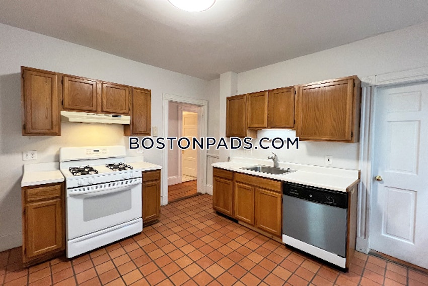 SOMERVILLE- DALI/ INMAN SQUARES - 3 Beds, 1 Bath - Image 5