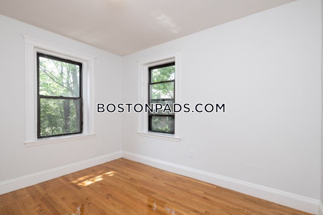 Boston - $2,850+ /mo