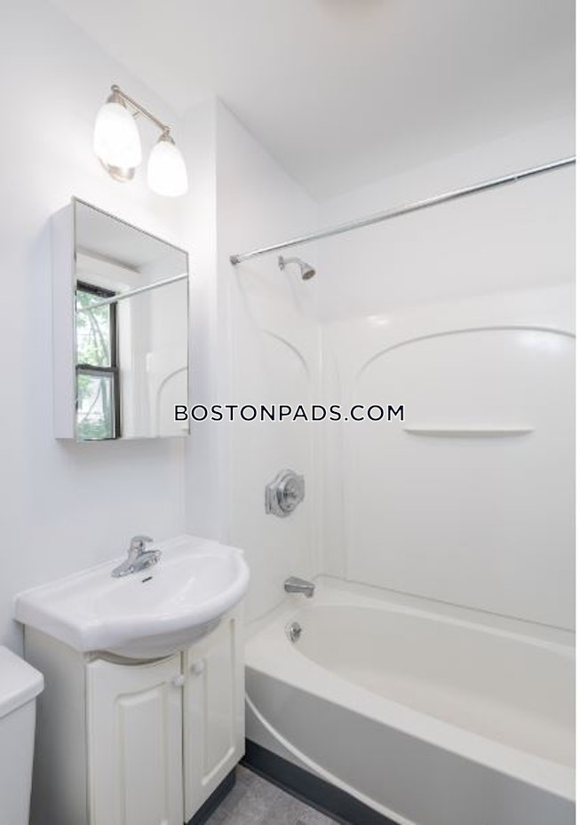 Boston - $2,850+ /mo