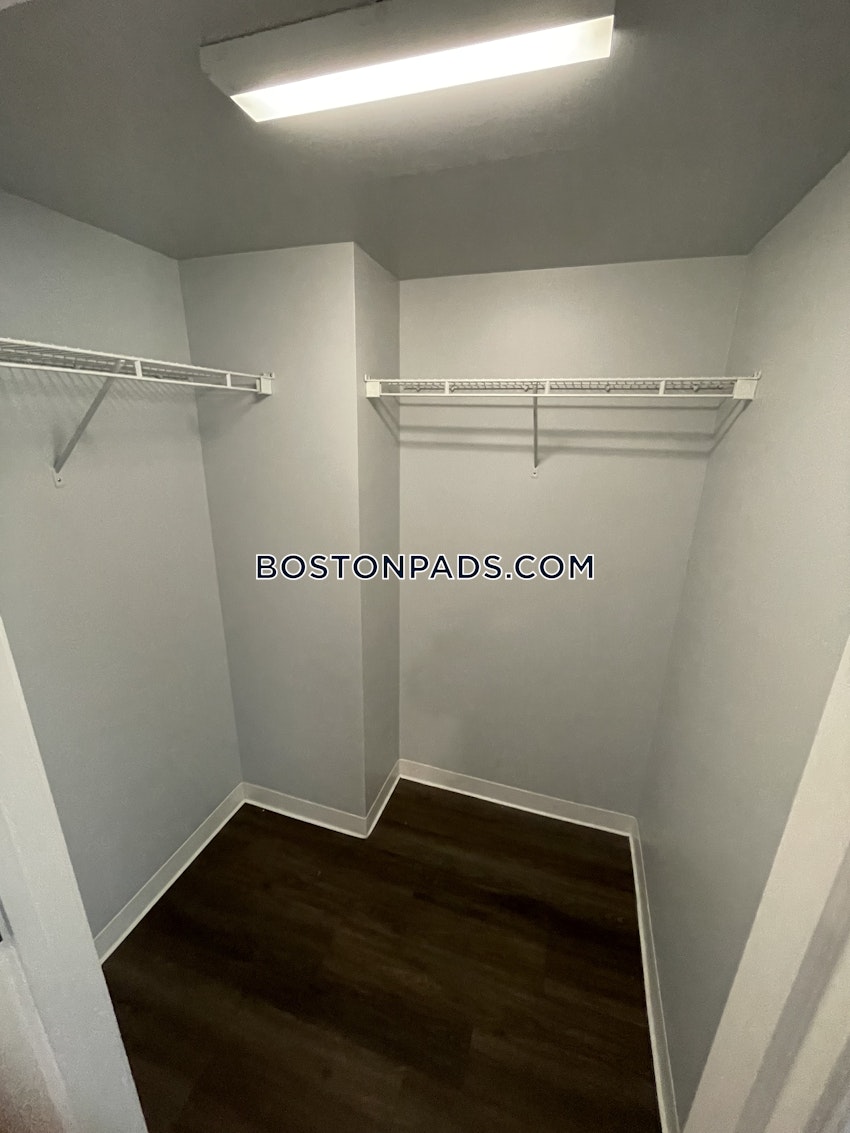 BOSTON - CHINATOWN - 2 Beds, 2 Baths - Image 16