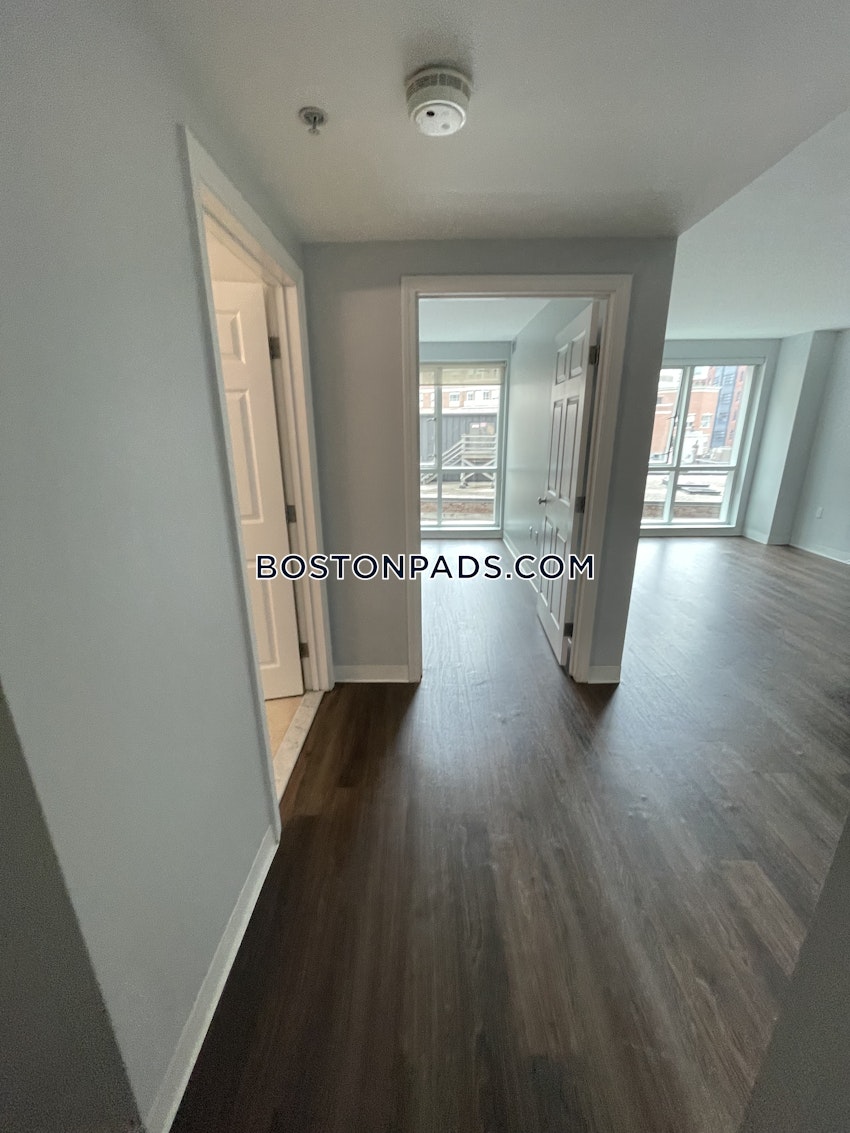 BOSTON - CHINATOWN - 2 Beds, 2 Baths - Image 13