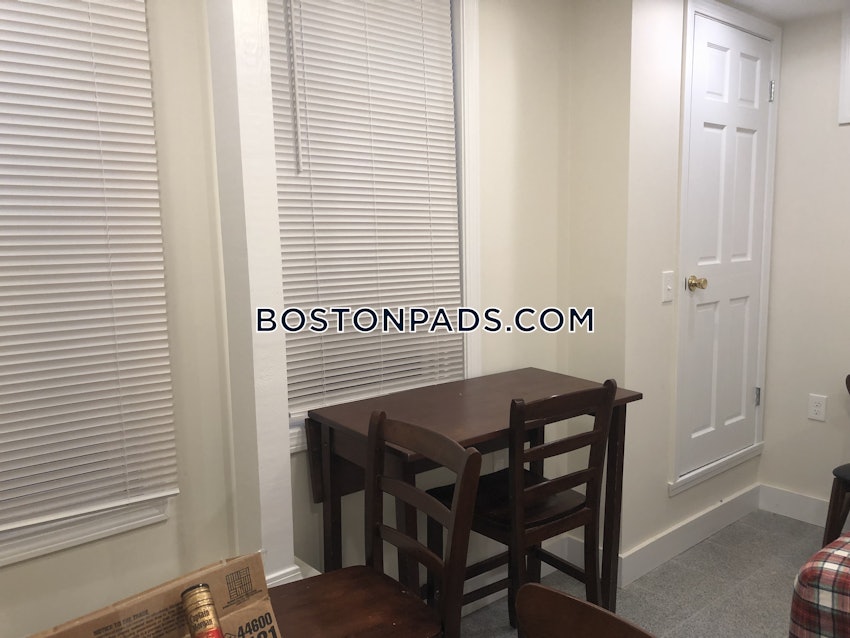 BOSTON - FORT HILL - 2 Beds, 1 Bath - Image 6