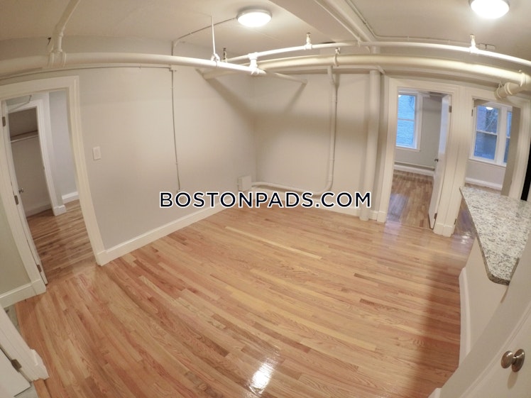 Commonwealth Ave., Boston