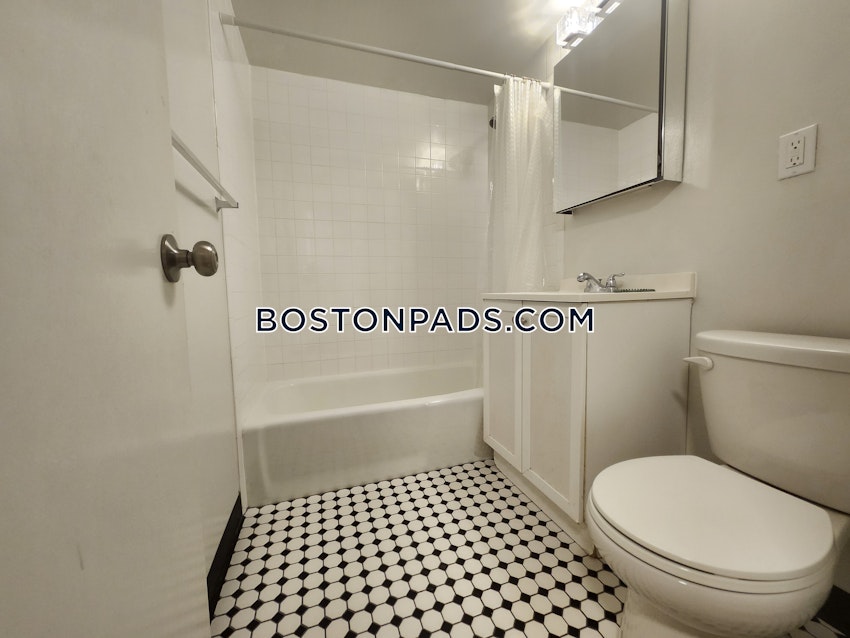 CAMBRIDGE - PORTER SQUARE - 3 Beds, 2 Baths - Image 37