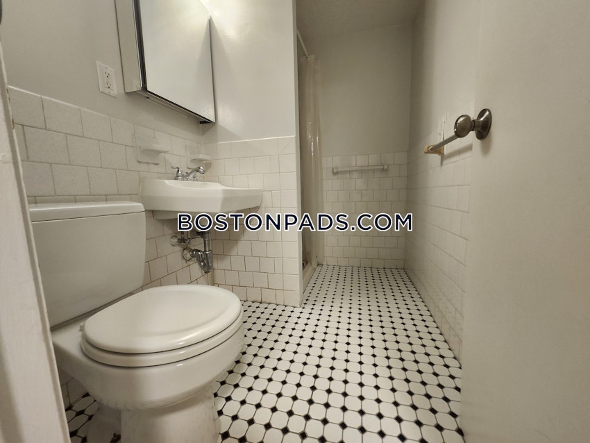 CAMBRIDGE - PORTER SQUARE - 3 Beds, 2 Baths - Image 36