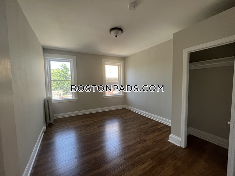 Commonwealth Ave., Boston