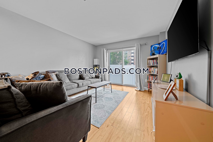 CHELSEA - 2 Beds, 2 Baths - Image 3