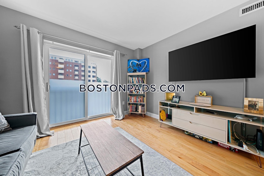 CHELSEA - 2 Beds, 2 Baths - Image 2