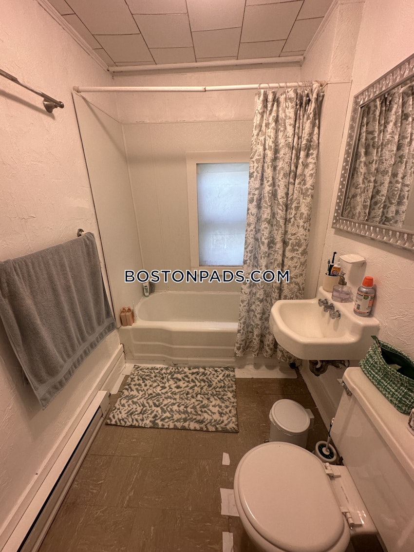 CAMBRIDGE - MT. AUBURN/BRATTLE/ FRESH POND - 2 Beds, 1 Bath - Image 35