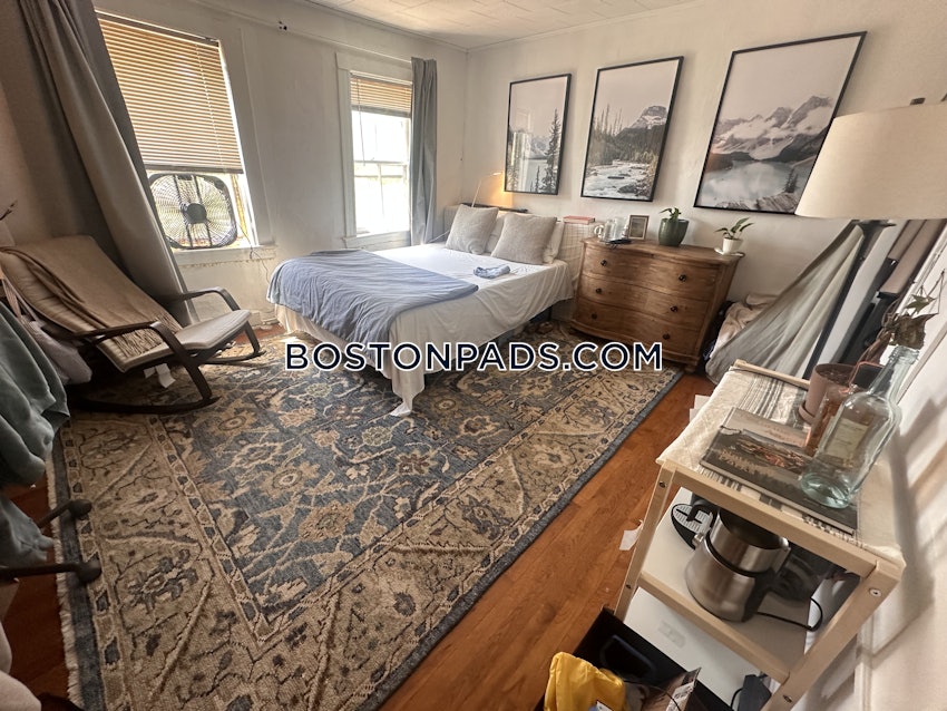 CAMBRIDGE - MT. AUBURN/BRATTLE/ FRESH POND - 2 Beds, 1 Bath - Image 17