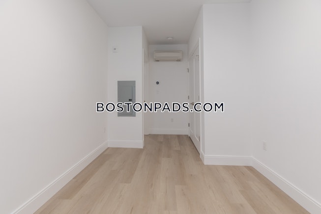 Boston - $2,800+ /mo