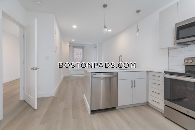 Boston - $2,800+ /mo