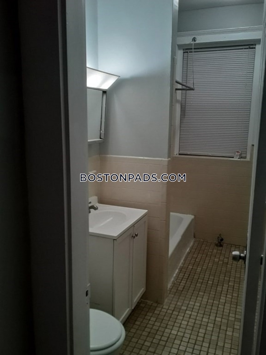 CHELSEA - 2 Beds, 1 Bath - Image 9