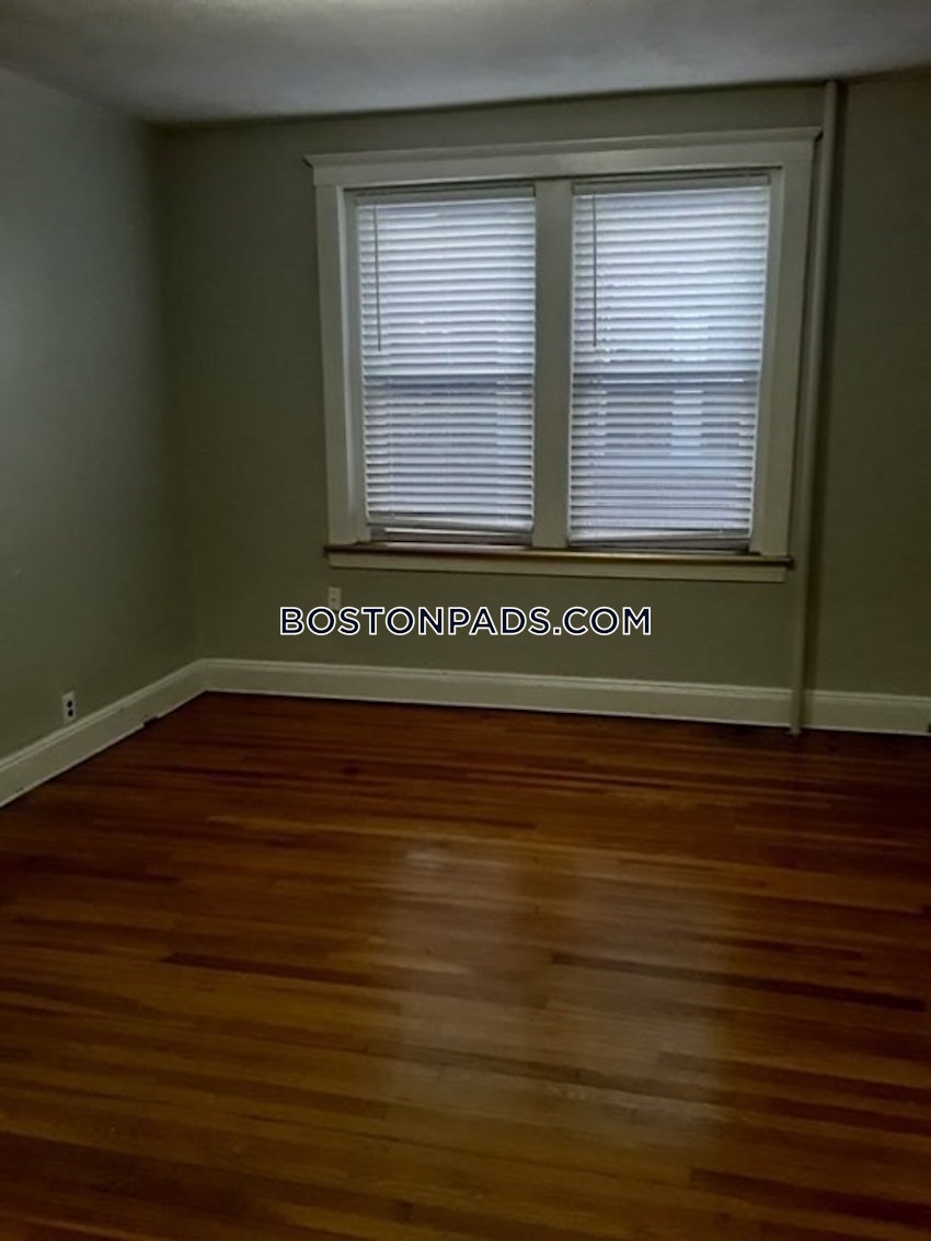 CHELSEA - 2 Beds, 1 Bath - Image 3