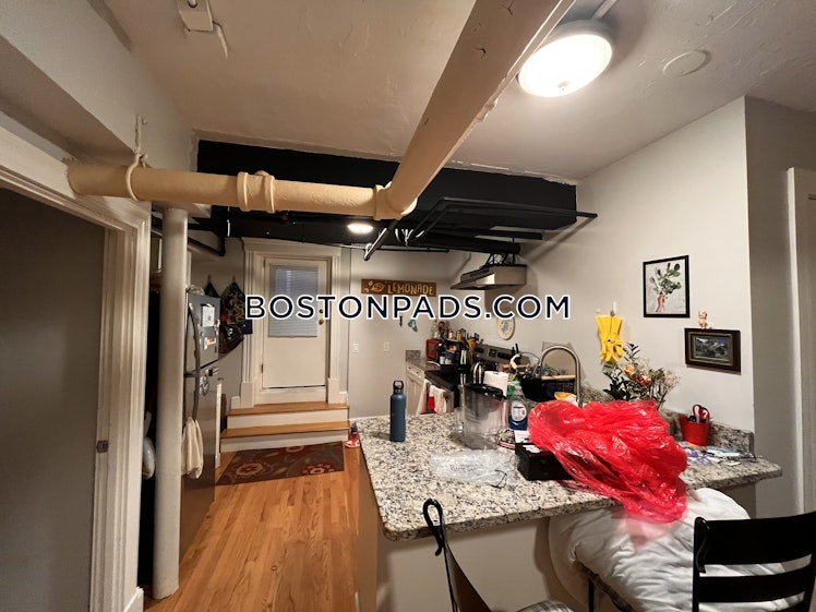 Commonwealth Ave., Boston