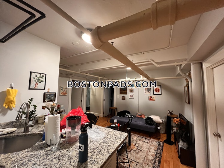 Commonwealth Ave., Boston