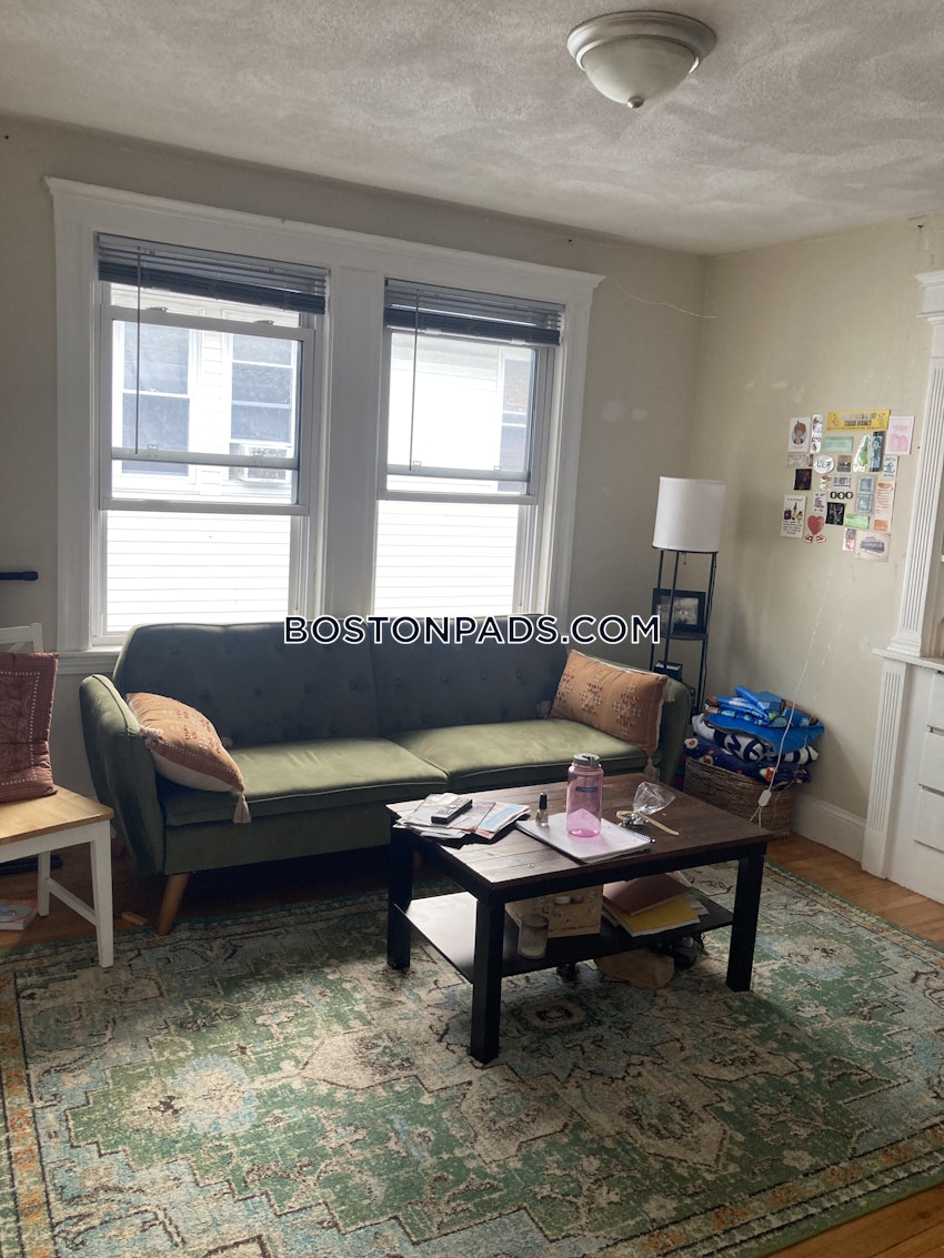 SOMERVILLE- WEST SOMERVILLE/ TEELE SQUARE - 4 Beds, 1 Bath - Image 25