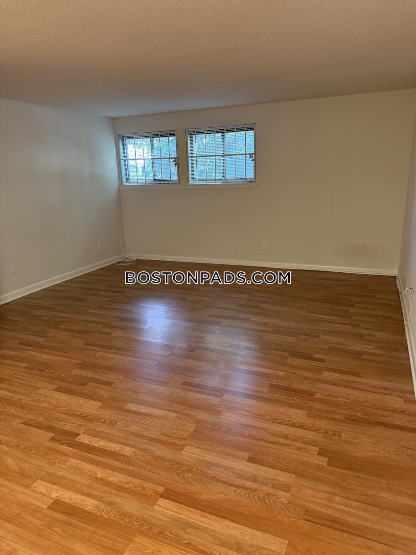 CAMBRIDGE - PORTER SQUARE - 3 Beds, 2 Baths - Image 25