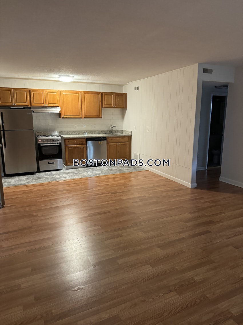 CAMBRIDGE - PORTER SQUARE - 3 Beds, 2 Baths - Image 24