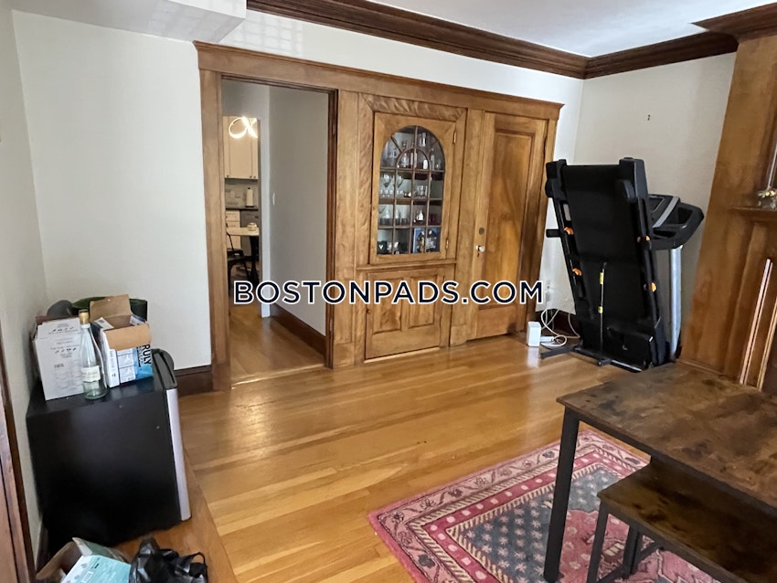 BROOKLINE - BEACONSFIELD - 4 Beds, 3 Baths - Image 4