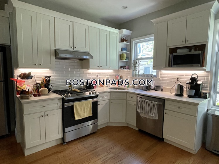 Hyde Park Ave., Boston