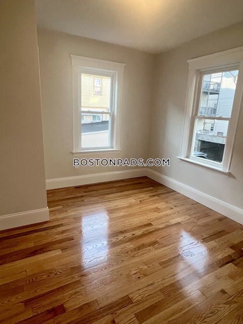 Verrill St. Boston photo 13