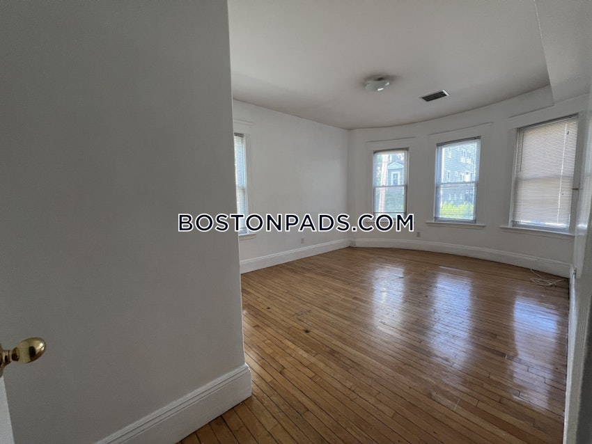 BOSTON - BRIGHTON - OAK SQUARE - 4 Beds, 2.5 Baths - Image 25