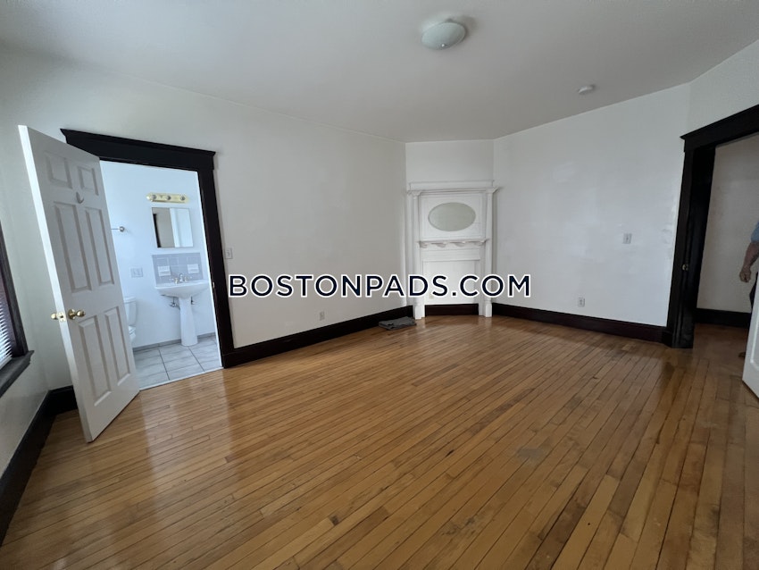 BOSTON - BRIGHTON - OAK SQUARE - 4 Beds, 2.5 Baths - Image 22