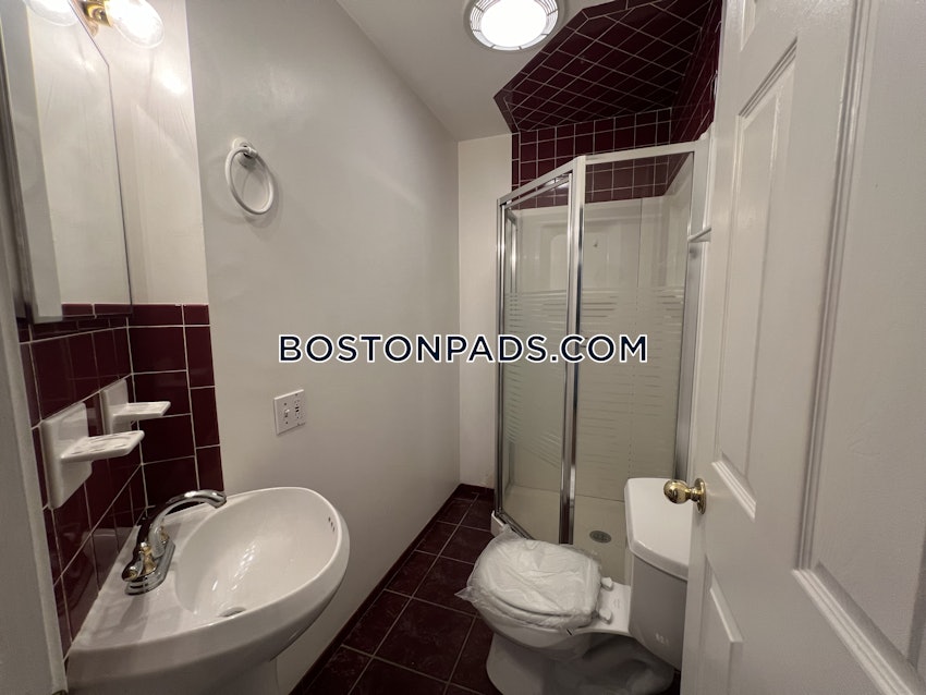 BOSTON - BRIGHTON - OAK SQUARE - 4 Beds, 2.5 Baths - Image 32