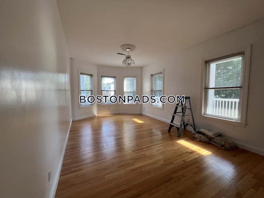 BOSTON - BRIGHTON - OAK SQUARE - 4 Beds, 2.5 Baths - Image 20