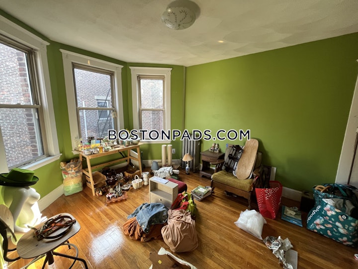 Boston, Scottfield Rd.