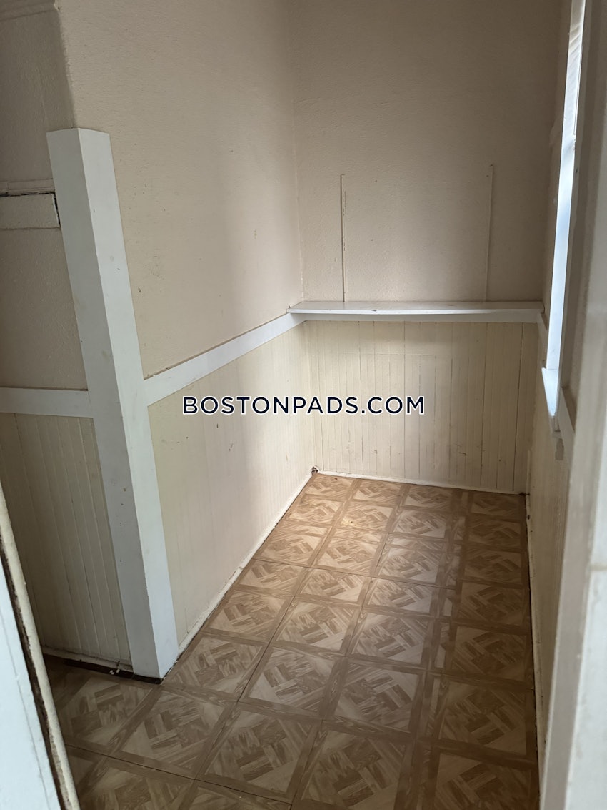 BOSTON - ROXBURY - 4 Beds, 1 Bath - Image 26