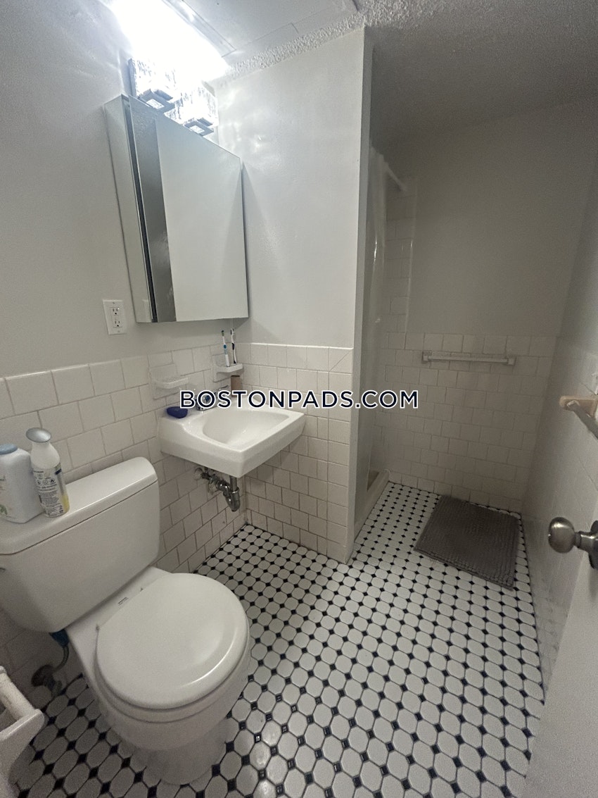 CAMBRIDGE - PORTER SQUARE - 3 Beds, 2 Baths - Image 41