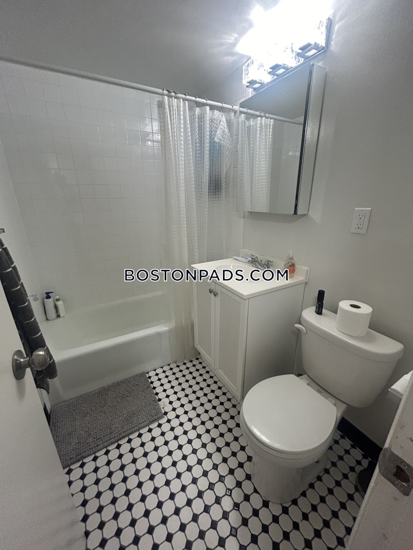 CAMBRIDGE - PORTER SQUARE - 3 Beds, 2 Baths - Image 40