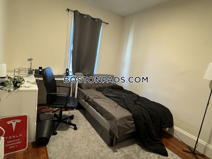 BOSTON - DORCHESTER - UPHAMS CORNER - 4 Beds, 2 Baths - Image 30