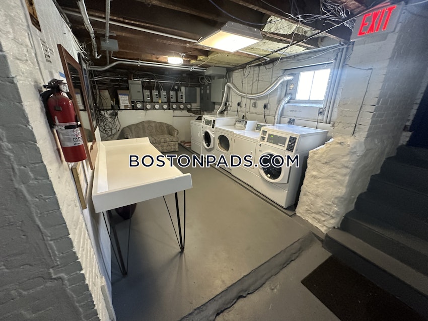 BOSTON - LOWER ALLSTON - 4 Beds, 2 Baths - Image 17