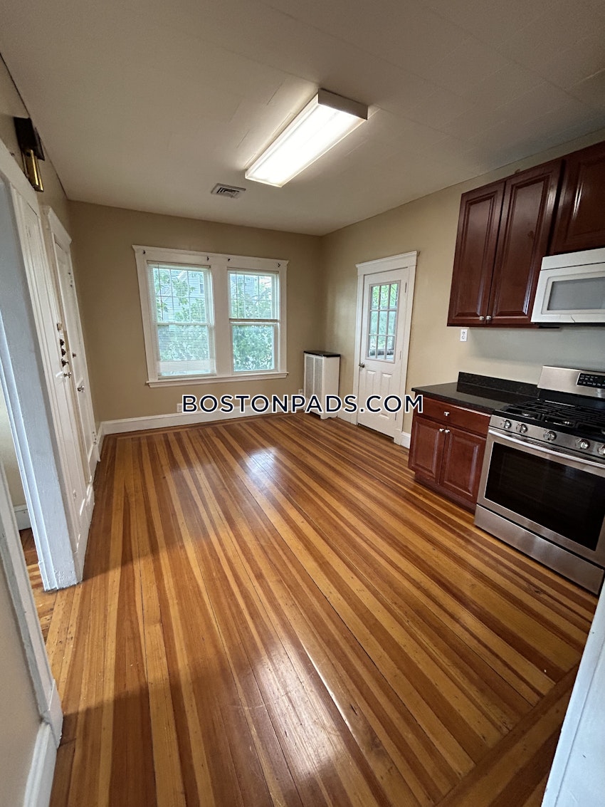 EVERETT - 3 Beds, 1 Bath - Image 32