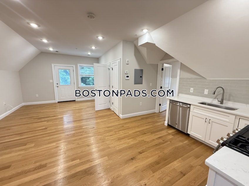 Boston - $4,100+ /month