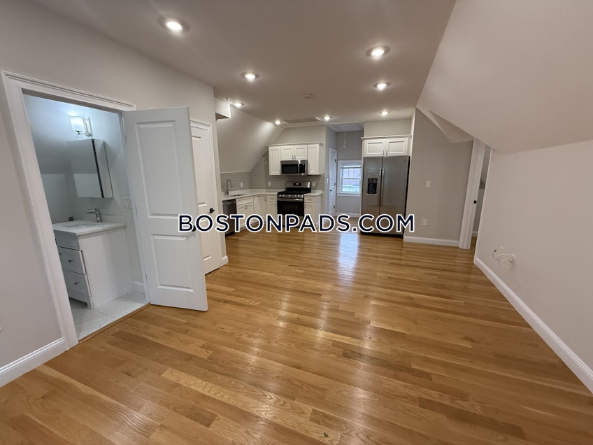 Boston - $4,100+ /month