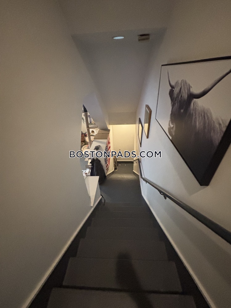 East Berkeley St., Boston